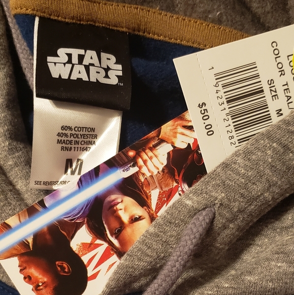 Star Wars pullover hoodie Medium NWT - Picture 3 of 3